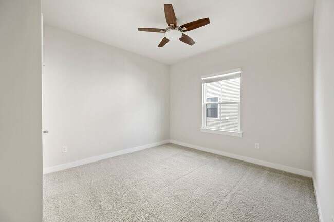 Building Photo - New in 2022 - lovely single family home in Ocean Meadows