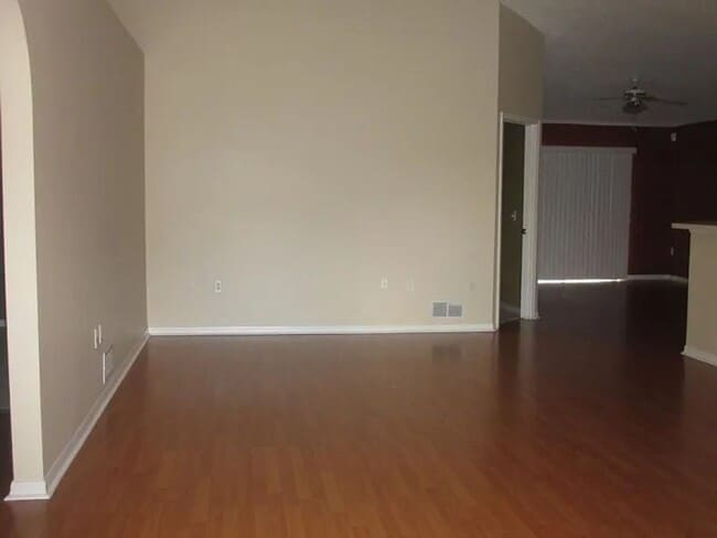 Building Photo - 4754 Willamette Cir