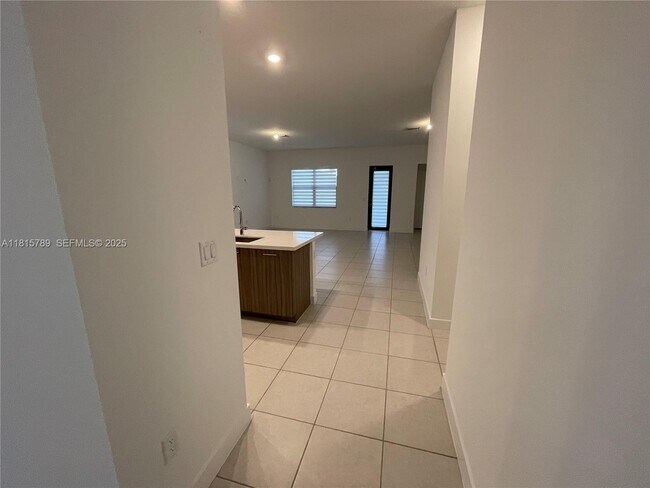 Building Photo - 4506 SW 174th Ave