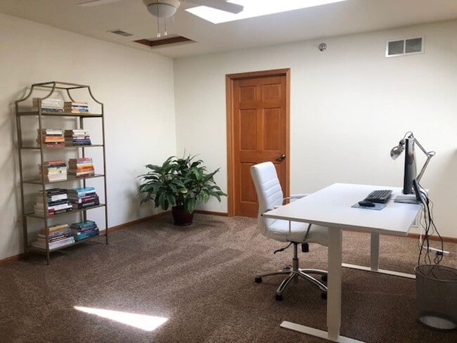 Building Photo - Spacious 2-Bedroom, 2-Bathroom Plus Loft C...