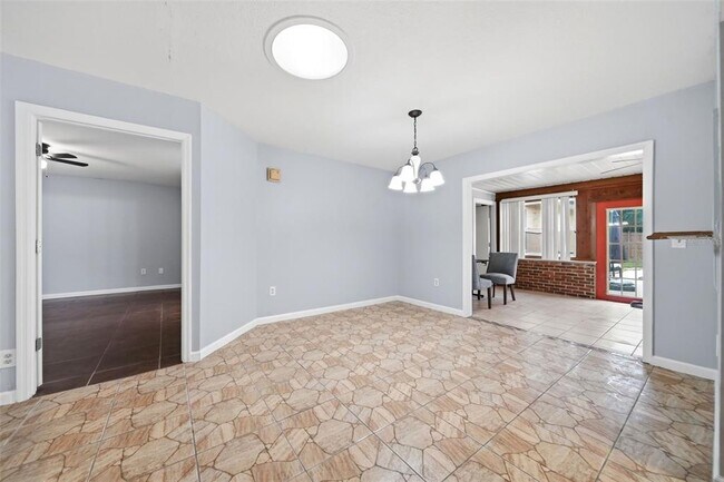 Building Photo - 8334 Crosswicks Dr