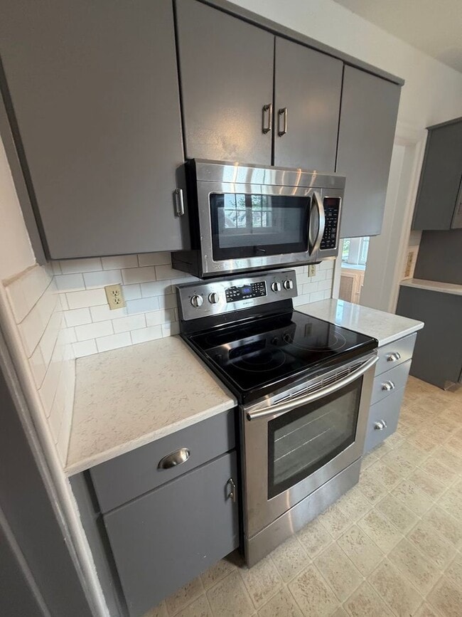 Building Photo - Spacious 4 Bedroom Home for Rent – Wyomissing