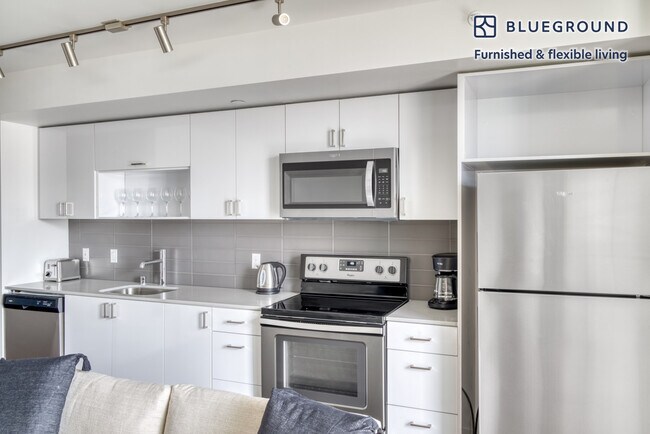 Building Photo - 12258 NE 12th Ln