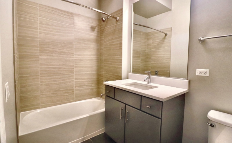 Building Photo - 880 S Clark St