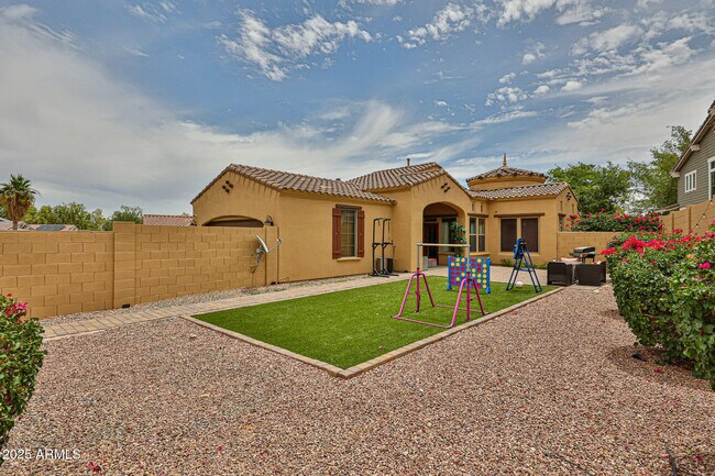Building Photo - 3950 N Edith Way