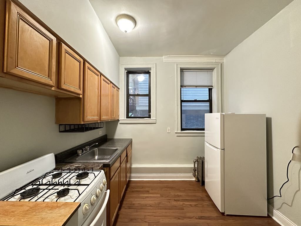 Building Photo - 4646 N Paulina St