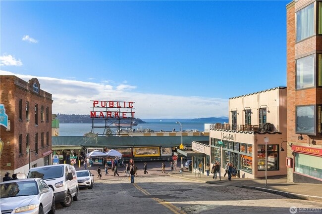 Building Photo - Gorgeous Condo Steps from Pike Place Market!- $2350
