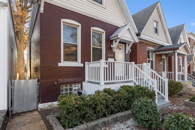 Building Photo - Charming  2BR 1.5Bath South City Home in Prime Dogtown Location