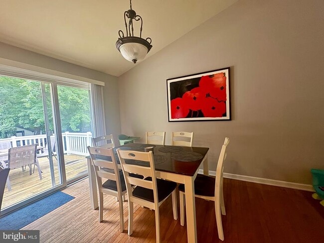 Building Photo - 702 Cloverfields Dr