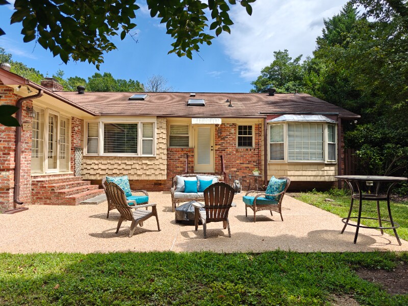 Building Photo - 120 Ferncliff Dr