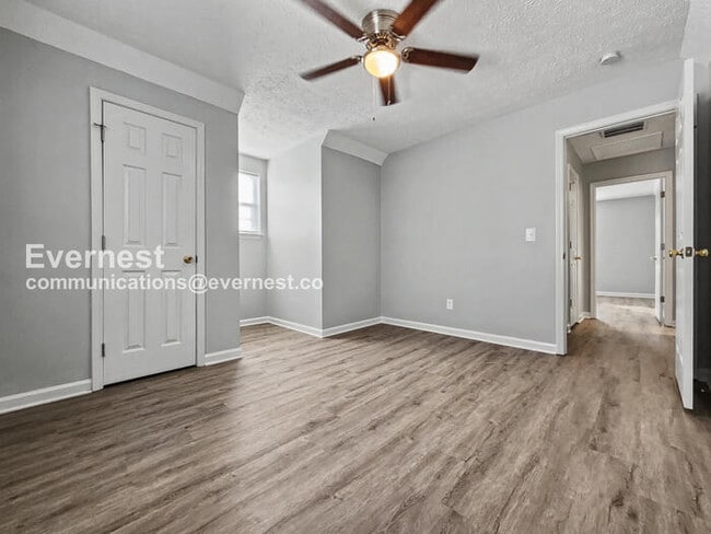 Building Photo - 117 Thornwood Dr