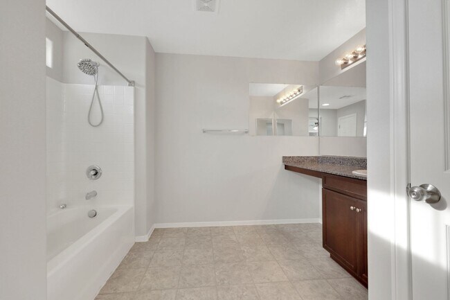 Building Photo - 3 bedroom with 2 car garage