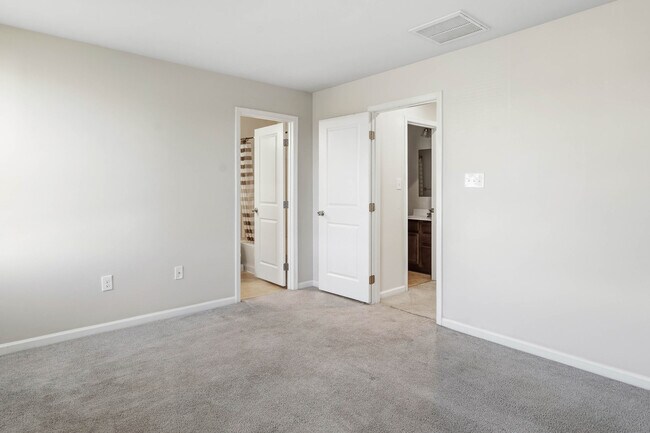 Building Photo - 28971 St Thomas Blvd