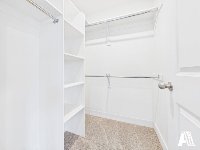 Building Photo - 453 E 650 N
