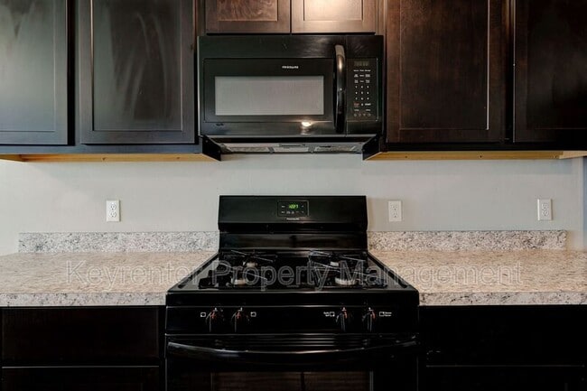 Building Photo - 9440 SW 44th Terrace