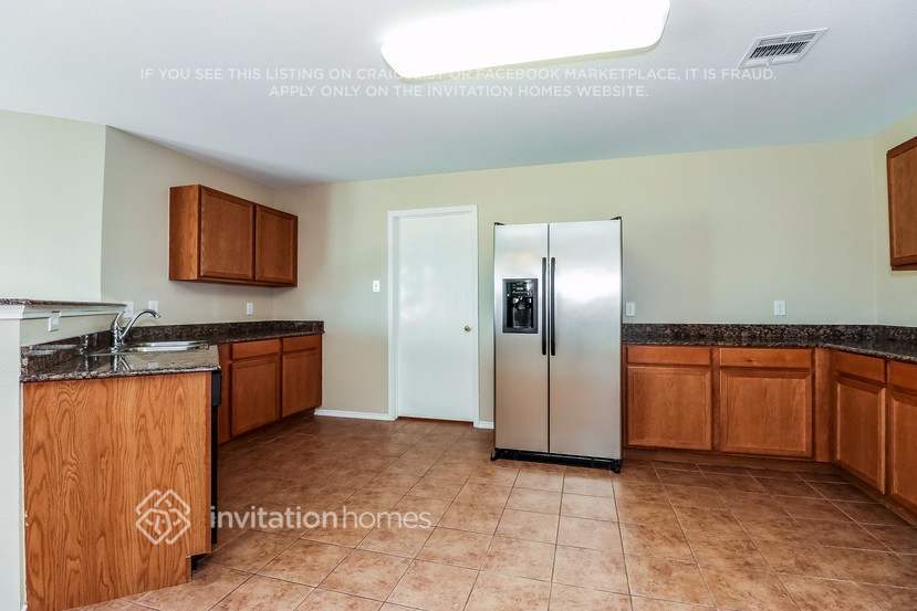 Building Photo - 8139 Mossberg Dr