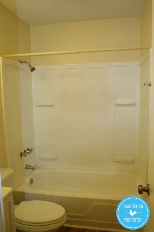 Building Photo - 115 Florence St