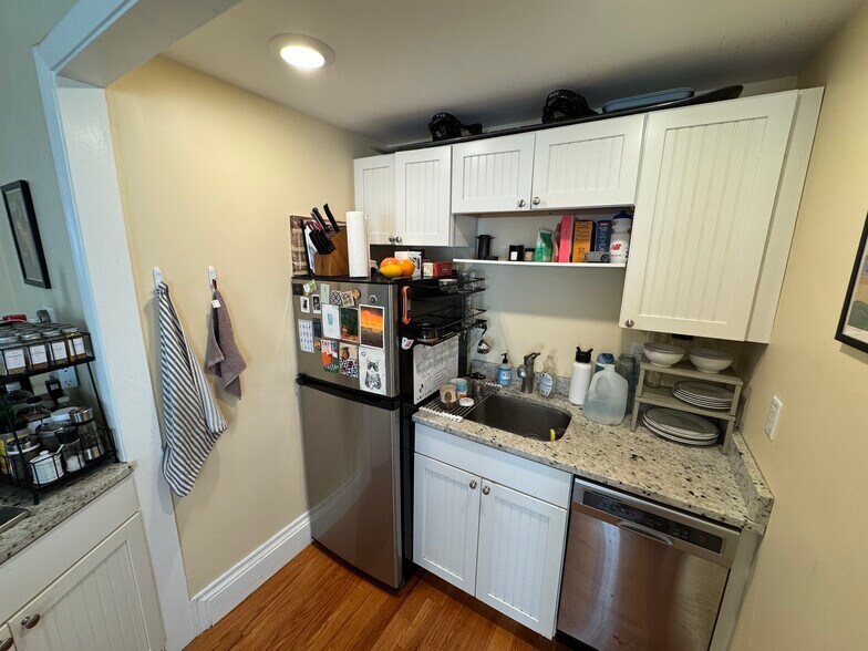 Building Photo - 65 Walden St