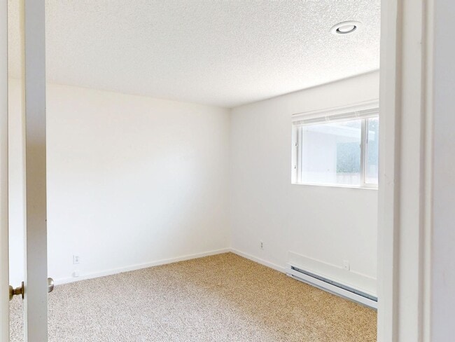 Building Photo - ***PENDING APPLICATION***High Bank Waterfr...