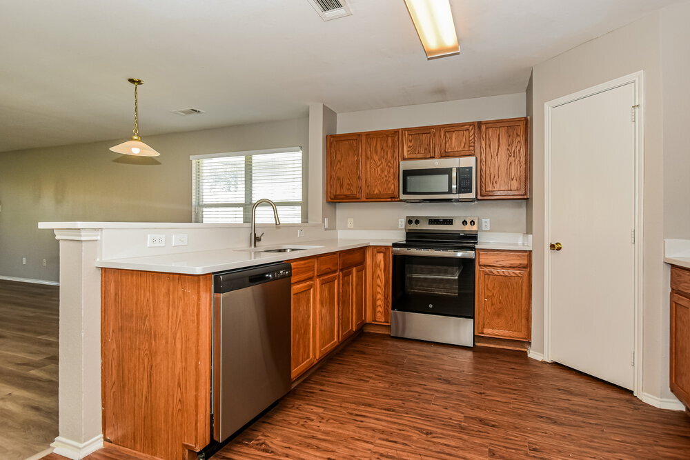 Building Photo - 3884 Pinebluff Ln