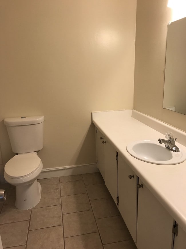 Building Photo - 330 Winding River Dr