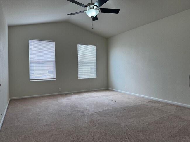 Building Photo - 7681 Sandy Springs Point