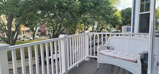 Building Photo - 21 Edison Green