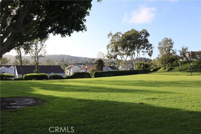 Building Photo - 2 Terrace Cir