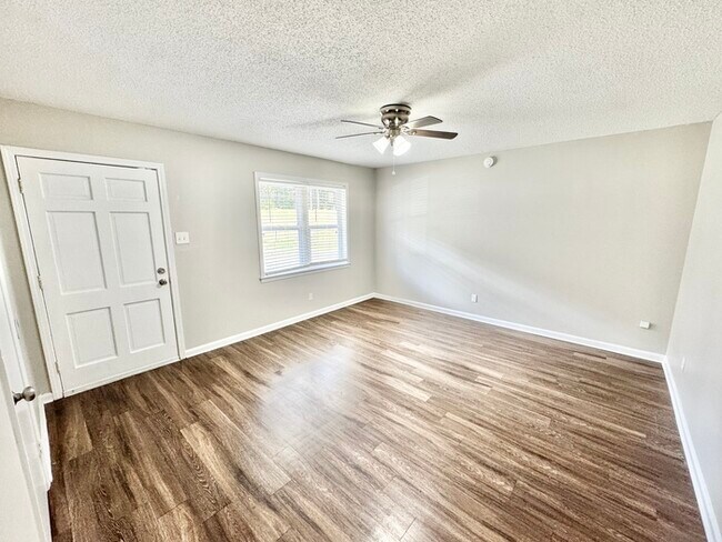 Building Photo - 3688 Mozelle St