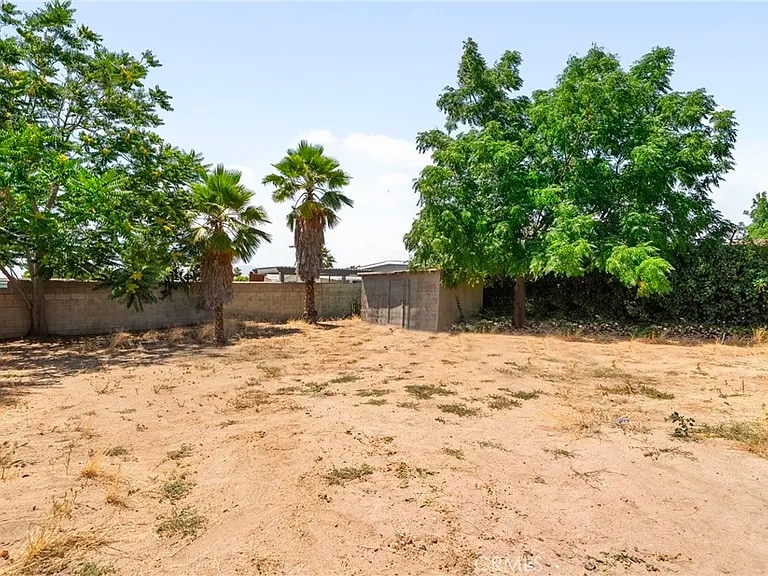 Parking in rear - 7516 Valaria Dr