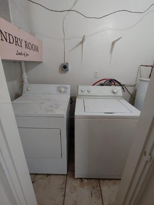 Building Photo - 1465 NE 149th St