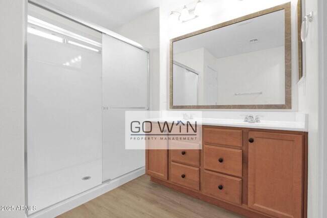 Building Photo - 4 Bed/ 2.5 bath - Beautiful Single Family ...