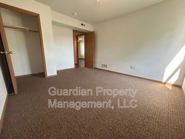 Building Photo - 330 E 4th St