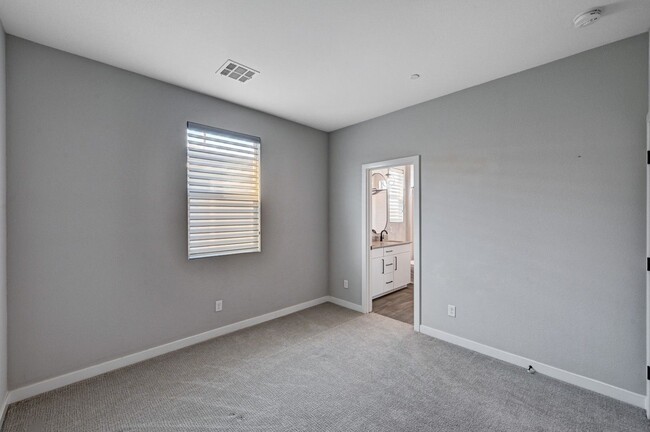 Building Photo - STUNNING 2 Story, 3 Bedroom Home in INSPIR...