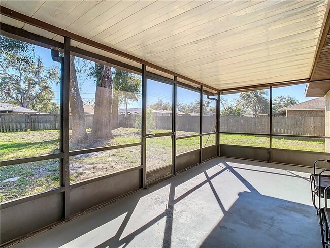Building Photo - 7801 Rolling Grove Dr W