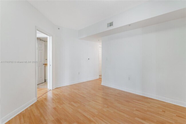 Building Photo - 1755 E Hallandale Beach Blvd