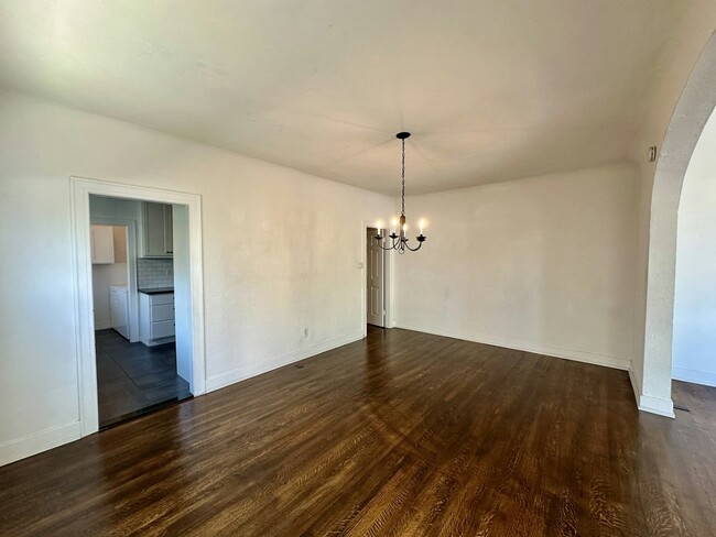 Building Photo - 2943 9th Ave