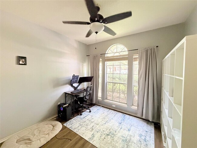 Building Photo - 2805 Feathercrest Dr