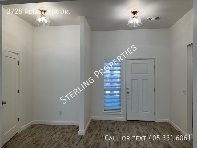 Building Photo - 3728 Alta Vis Dr