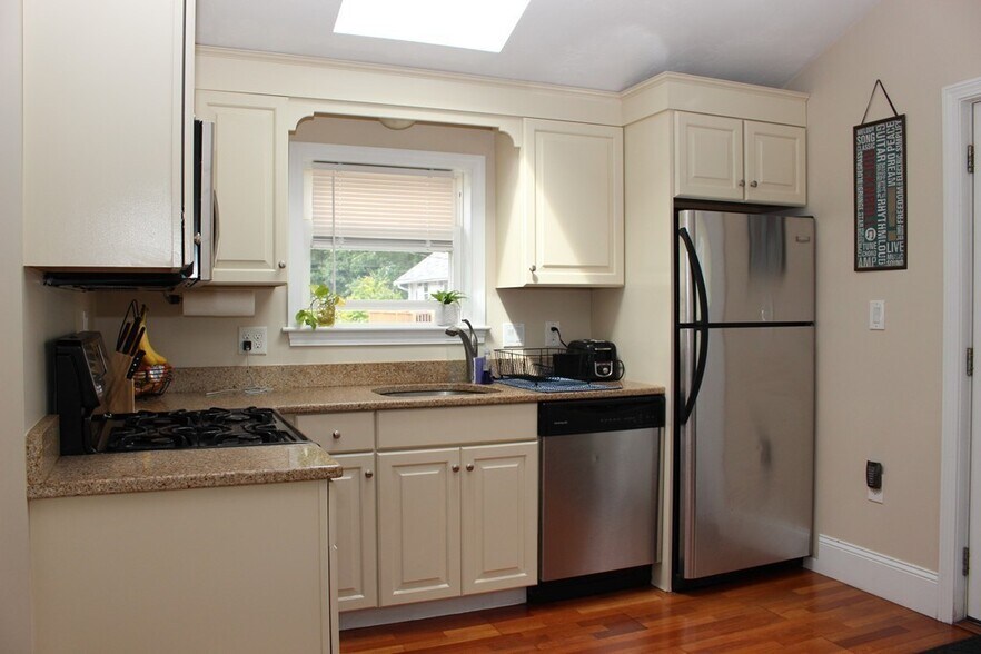 Building Photo - 315 Franklin St