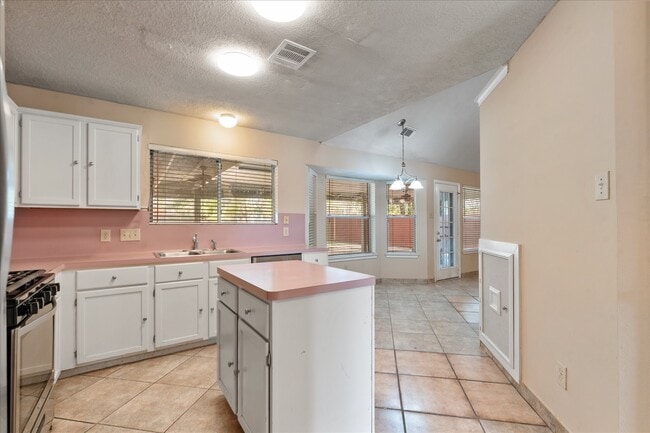 Building Photo - 3708 Nutwood Ln