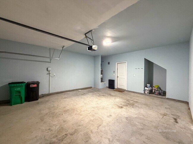 Building Photo - 1040 Greenshank Dr