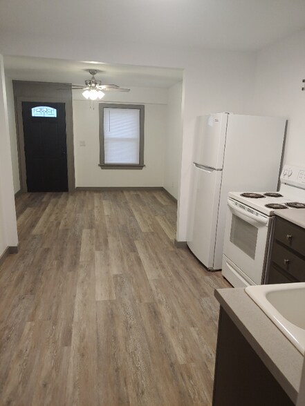 Building Photo - 109 2nd Ave