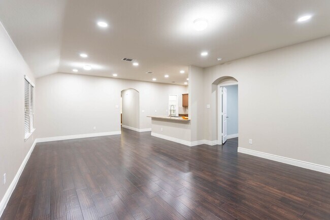Building Photo - Located in the Trails at Riverstone community, this inviting 5-bedroom, 2-bathroom home offers a ...
