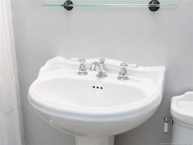 Building Photo - 1524 Brookside Ave