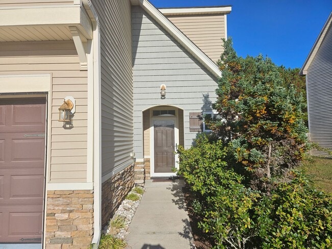 Building Photo - 3 Bedroom 2.5 bath unfurnished home in The Landing at Mill Creek - Sneads Ferry