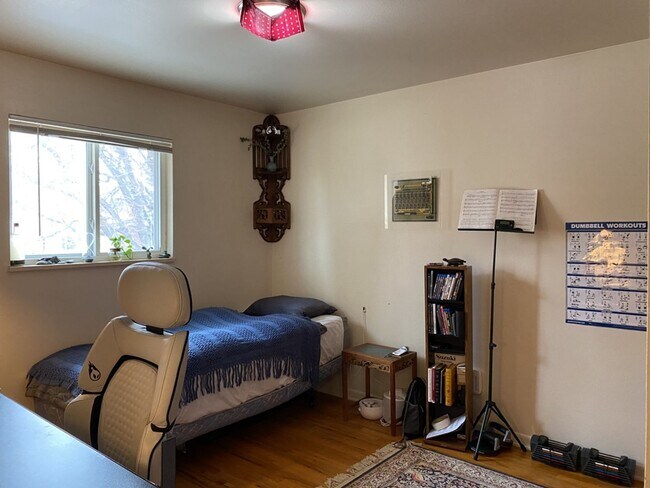 Building Photo - STUDENTS WELCOME! Spacious single-family home in the heart of Ft. Collins!