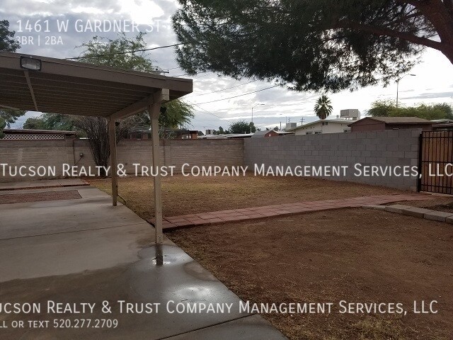 Building Photo - 1461 W Gardner St