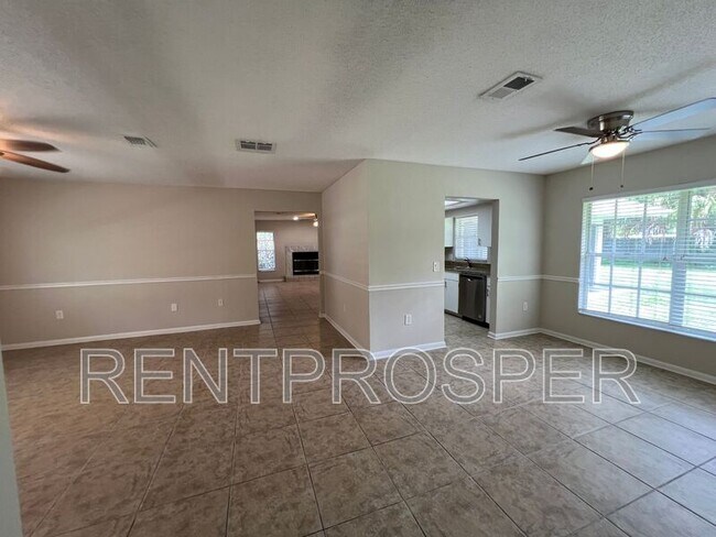 Building Photo - 360 Vincent Dr