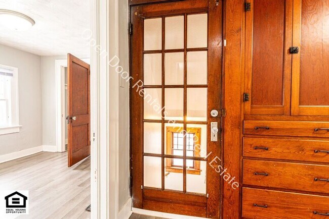 Building Photo - 2005 1/2 Bayer Ave